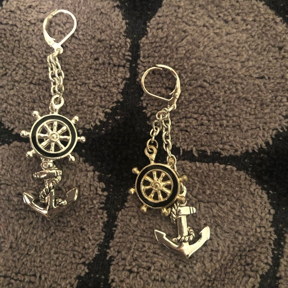 Bundle of 3 sets of earrings - Picture 2 of 4